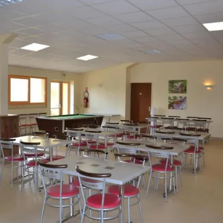 Mobil-home Avec Terrasse A Pour 3 Personnes - Api-1-52-454 *